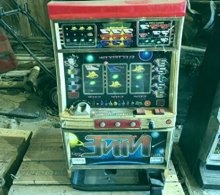 Golden Obelisk slot machine